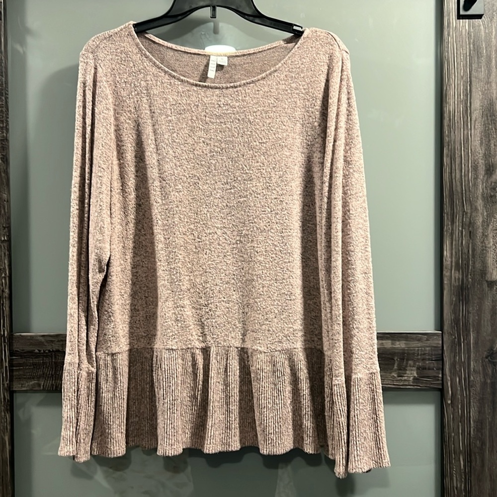 Elle ruffle sleeves and hem sweater. Size XL, pink/black marble in color